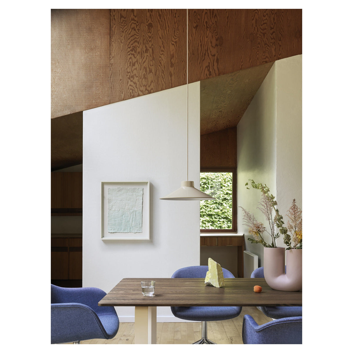 Fiber Armchair Swivel Base W. Gas Lift And Castors