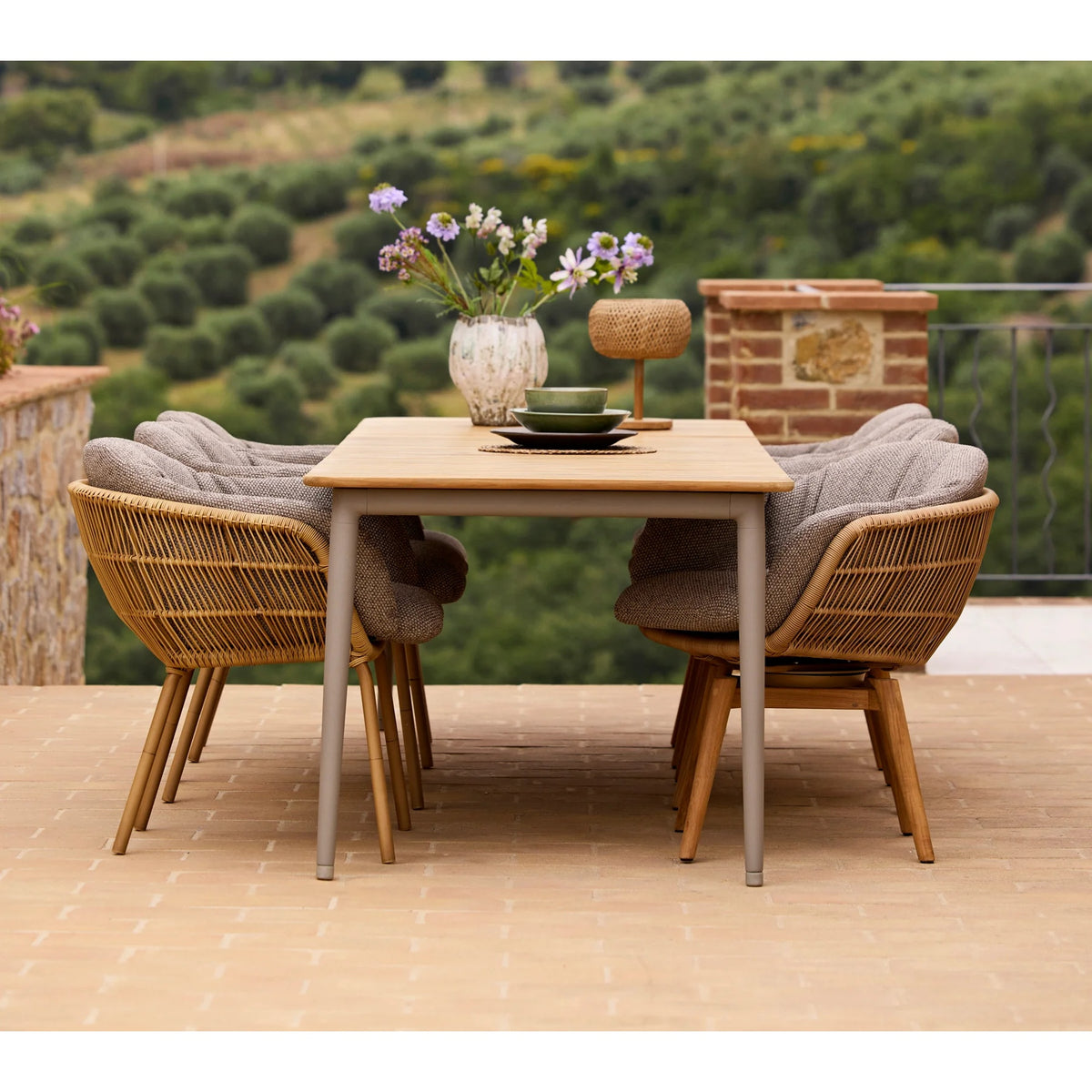 Stay chair w/teak swivel