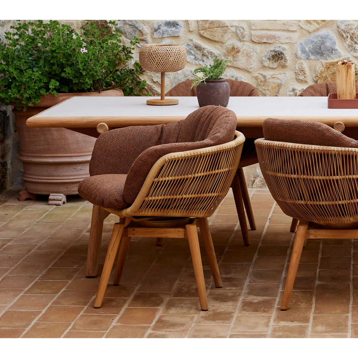 Stay chair w/teak swivel