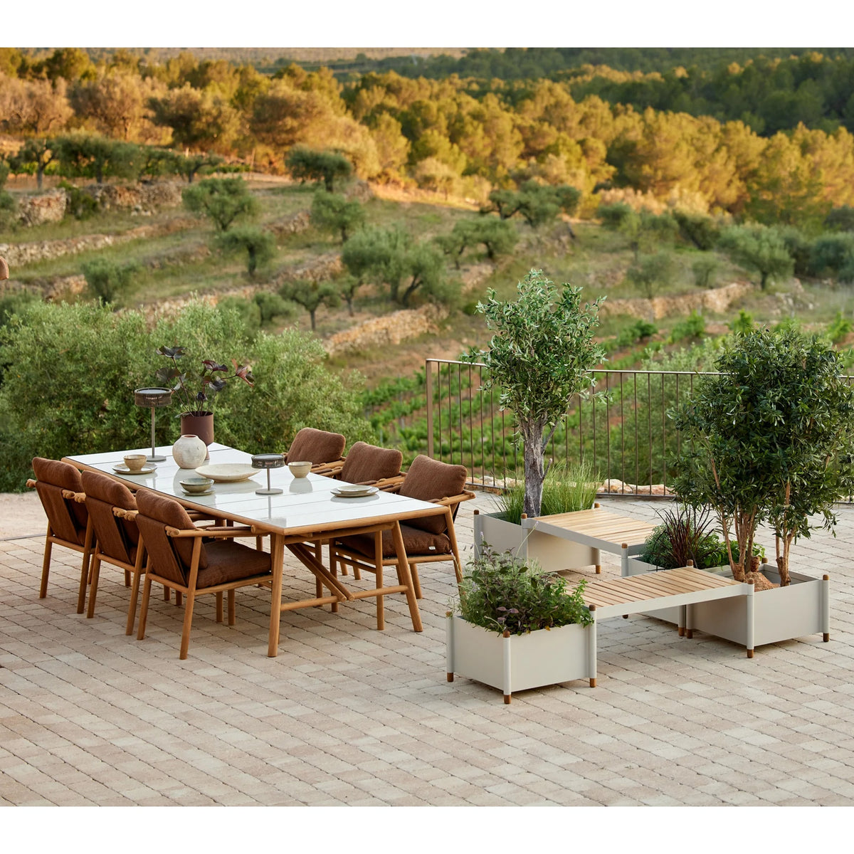 Sticks planter bench