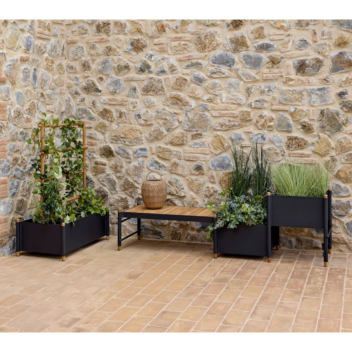 Sticks planter bench