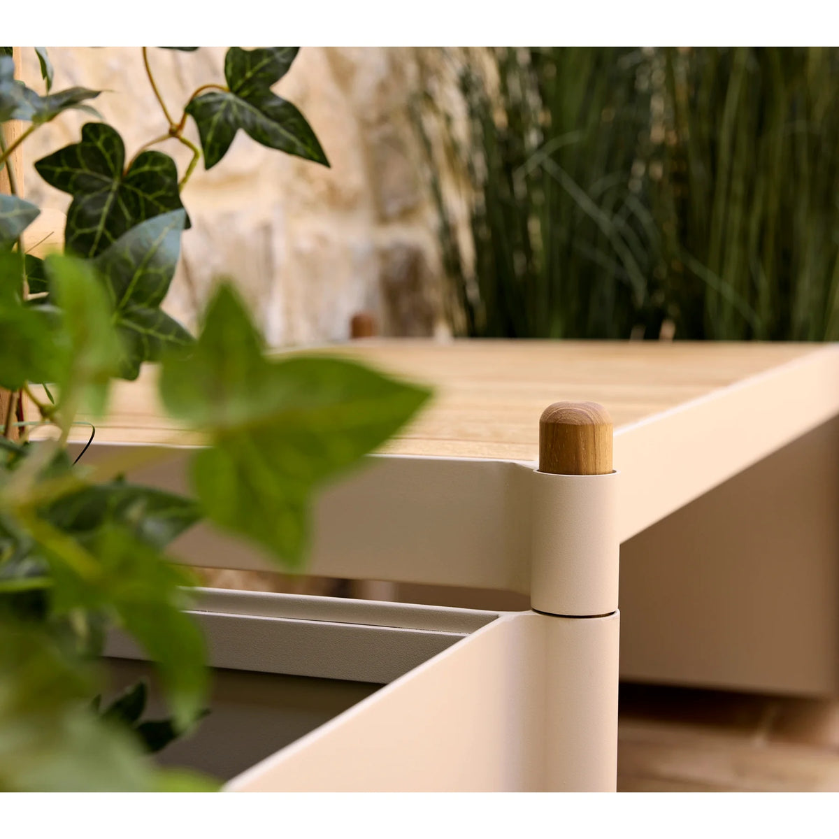 Sticks planter bench