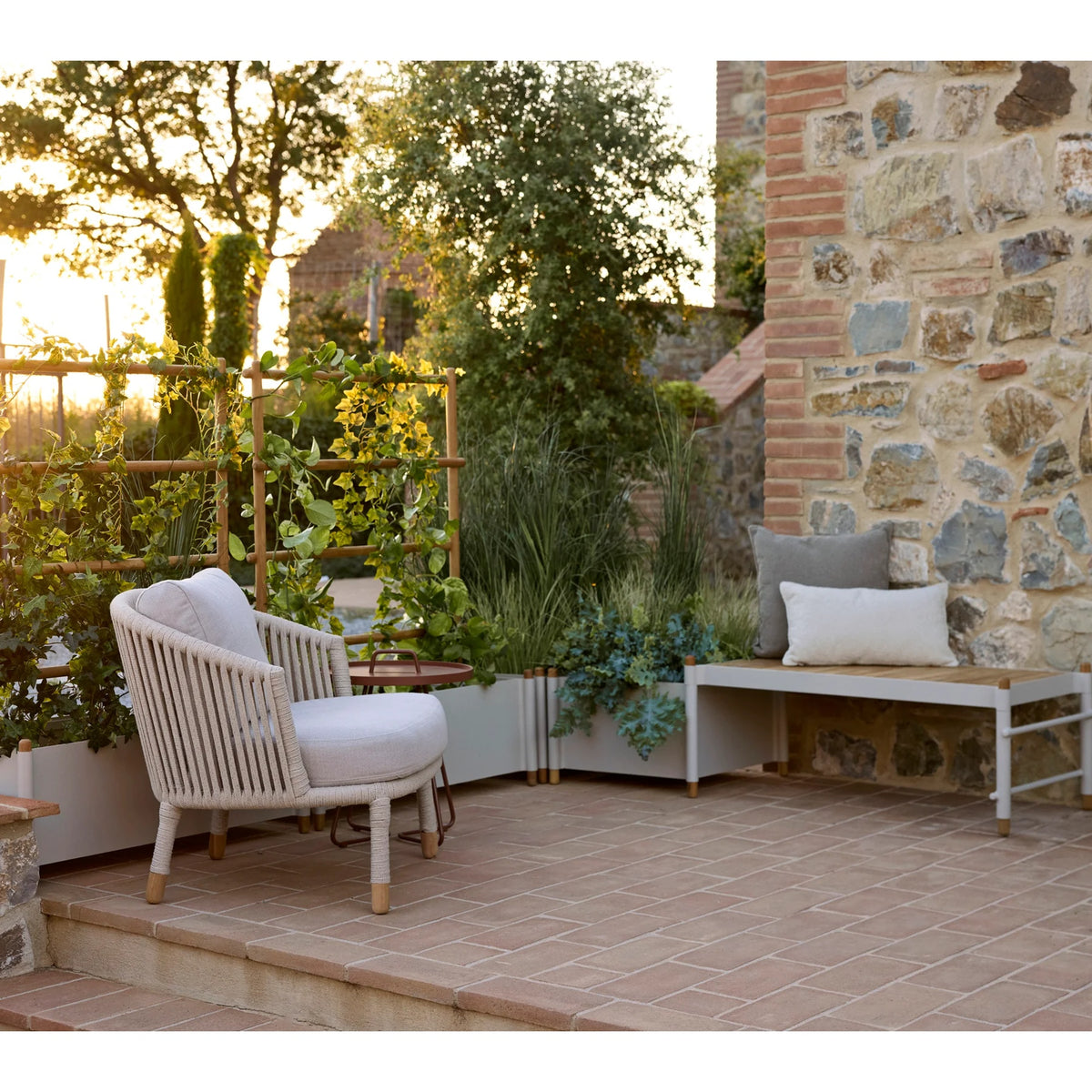 Sticks planter bench