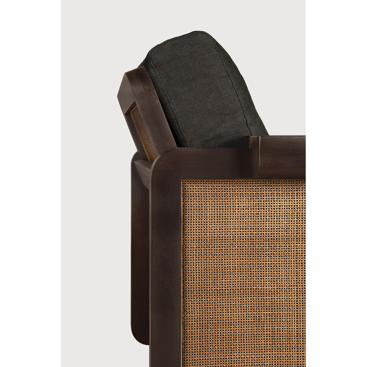 Panel lounge chair