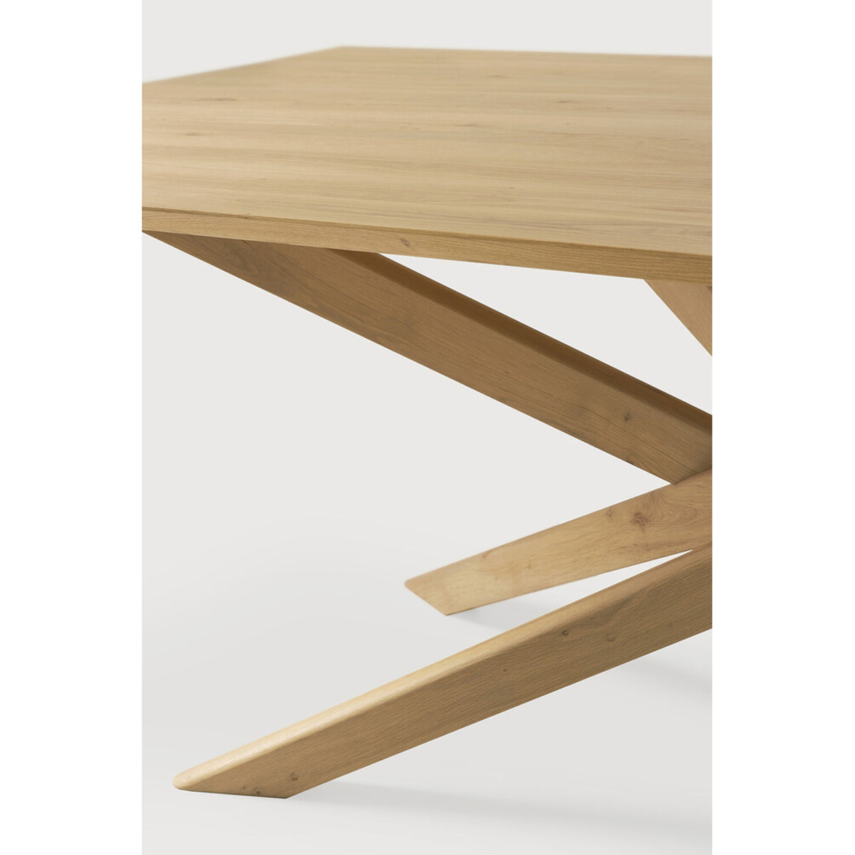 Mikado dining table