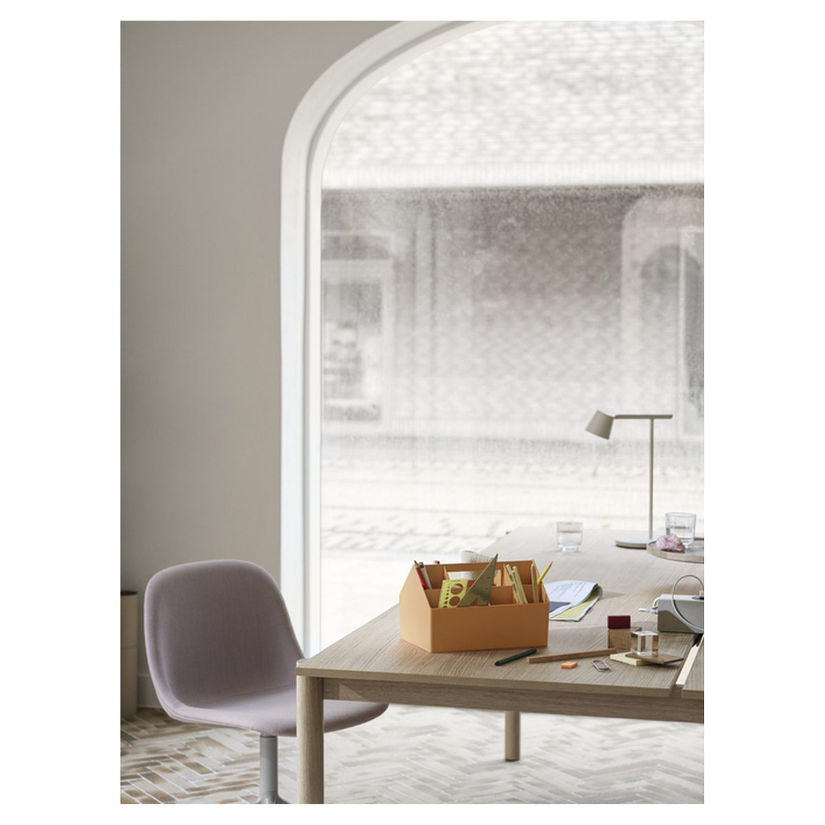 Fiber Side Chair Swivel Base W. Return