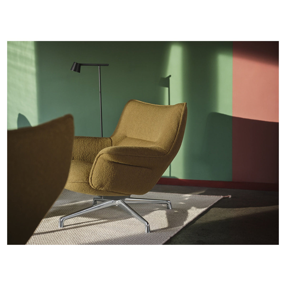 Doze Lounge Chair Low Back Tube Base