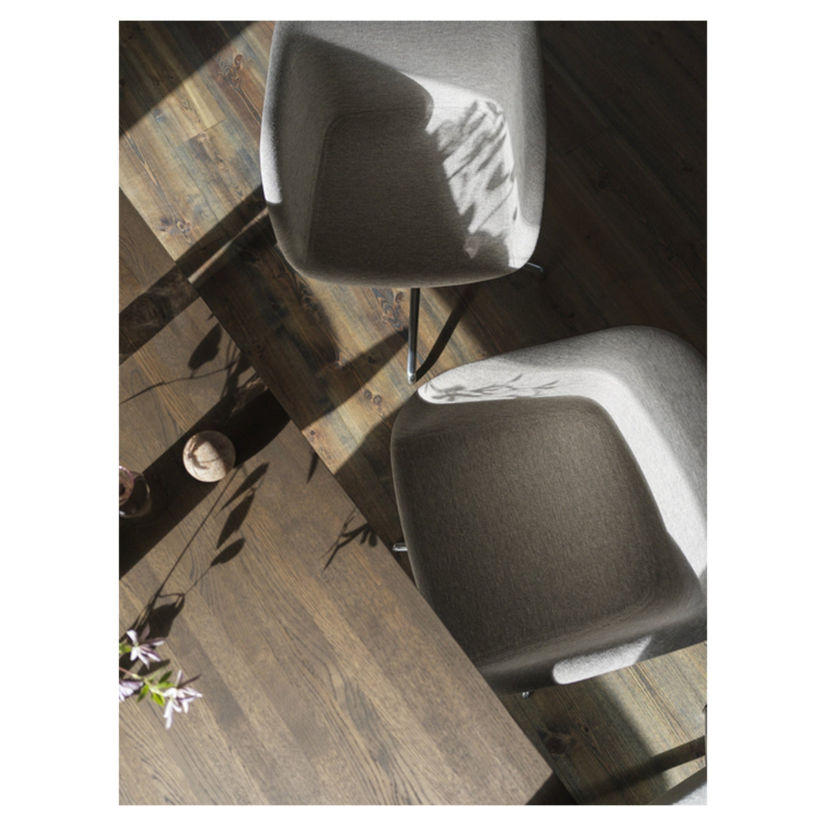 Fiber Armchair Swivel Base W. Gas Lift And Castors