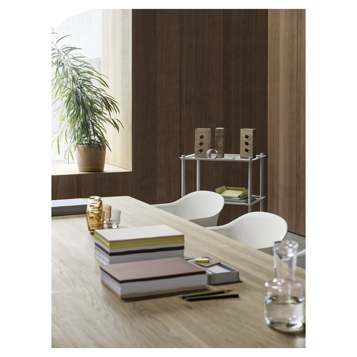 Fiber Armchair Swivel Base W. Gas Lift And Castors