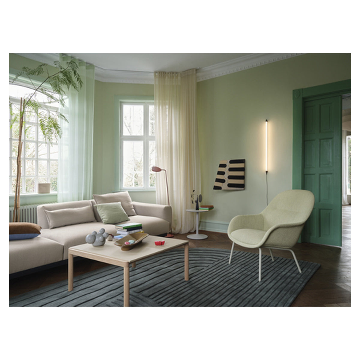 Fiber Lounge Armchair Tube Base