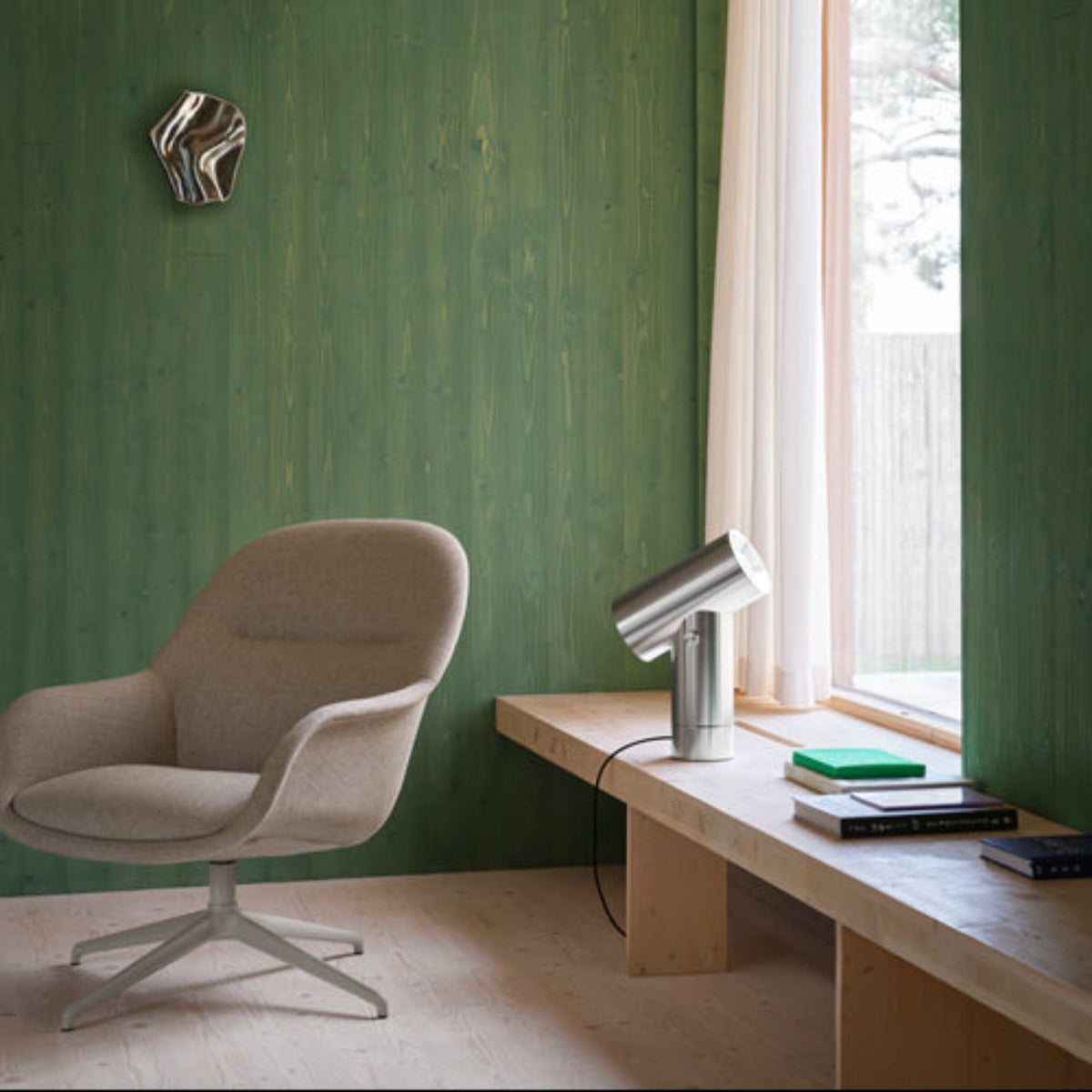 Fiber Lounge Armchair Swivel Base