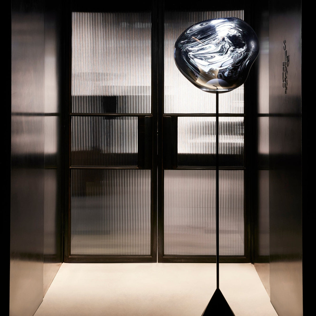 Melt Cone Slim Floor Light