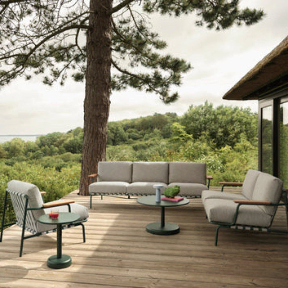 Settle Outdoor Sofa W. Armrest 3 Seater