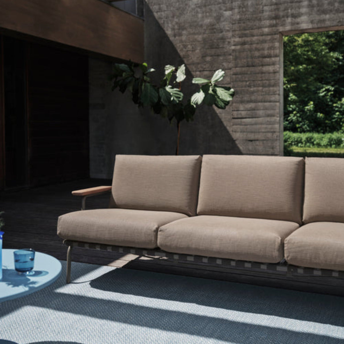 Settle Outdoor Sofa W. Armrest 3 Seater