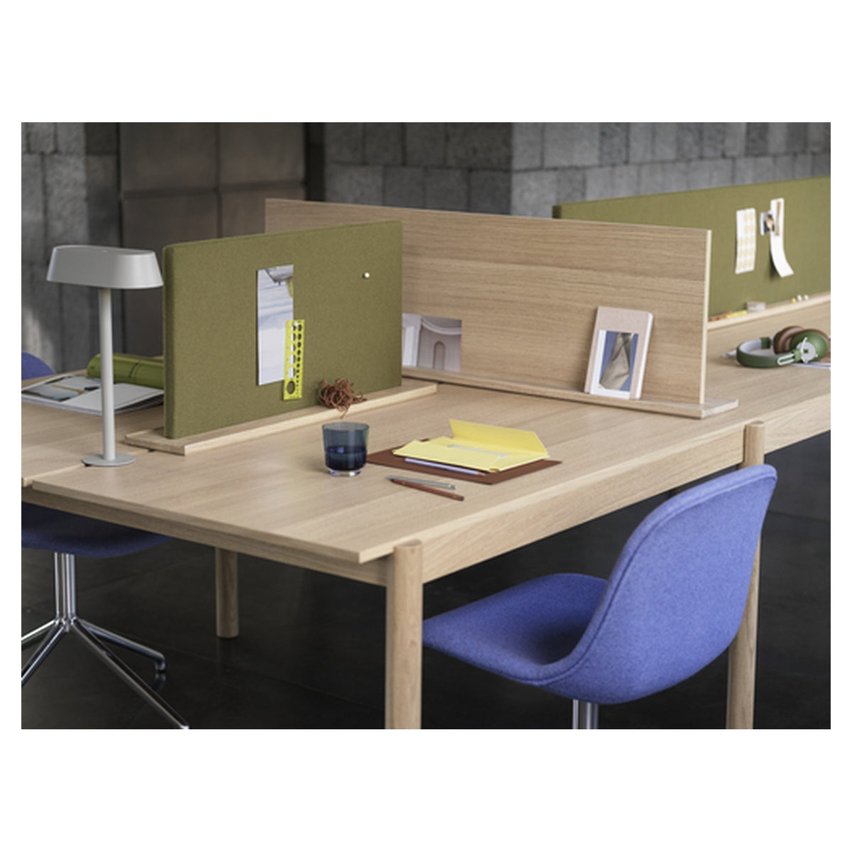 Fiber Side Chair Swivel Base W. Return