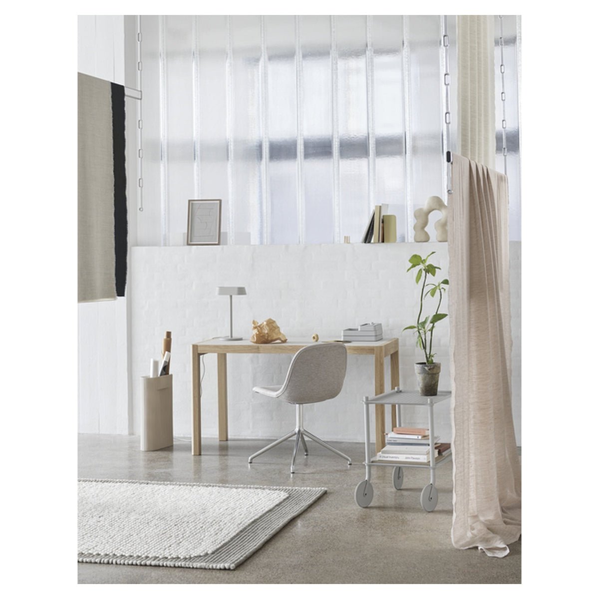 Fiber Side Chair Swivel Base W. Return