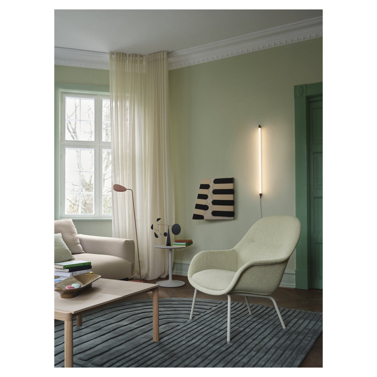 Fiber Lounge Armchair Tube Base