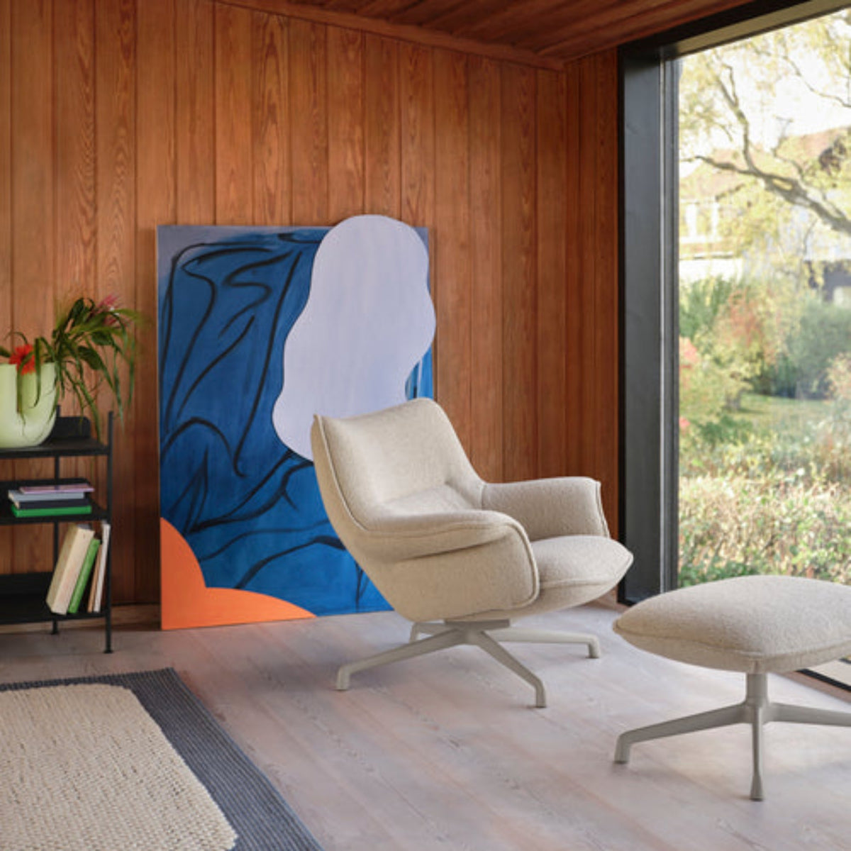 Doze Lounge Chair Low Back Swivel Base