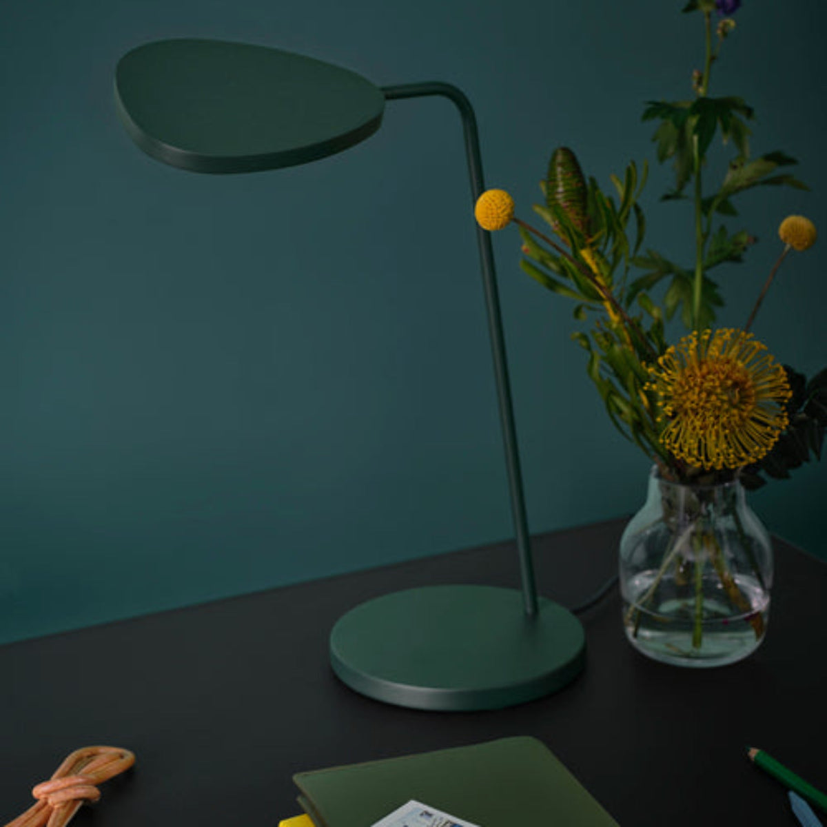 Leaf Table Lamp