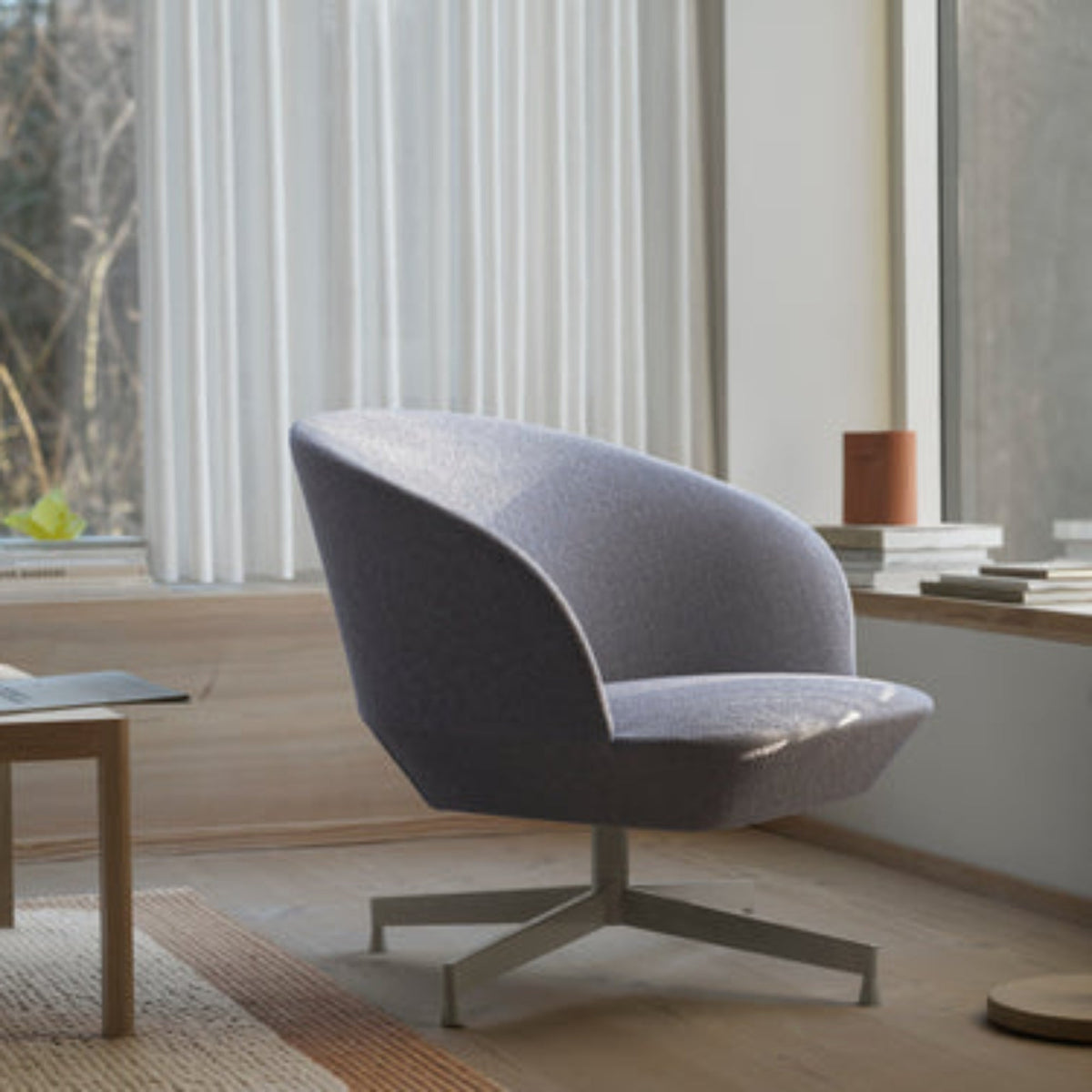 Oslo Lounge Chair w/ Swivel Base